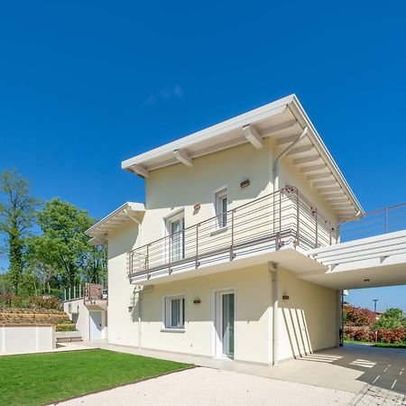 Luxury Villas Gardenia With Private Pool パデンゲ・スル・ガルダ エクステリア 写真