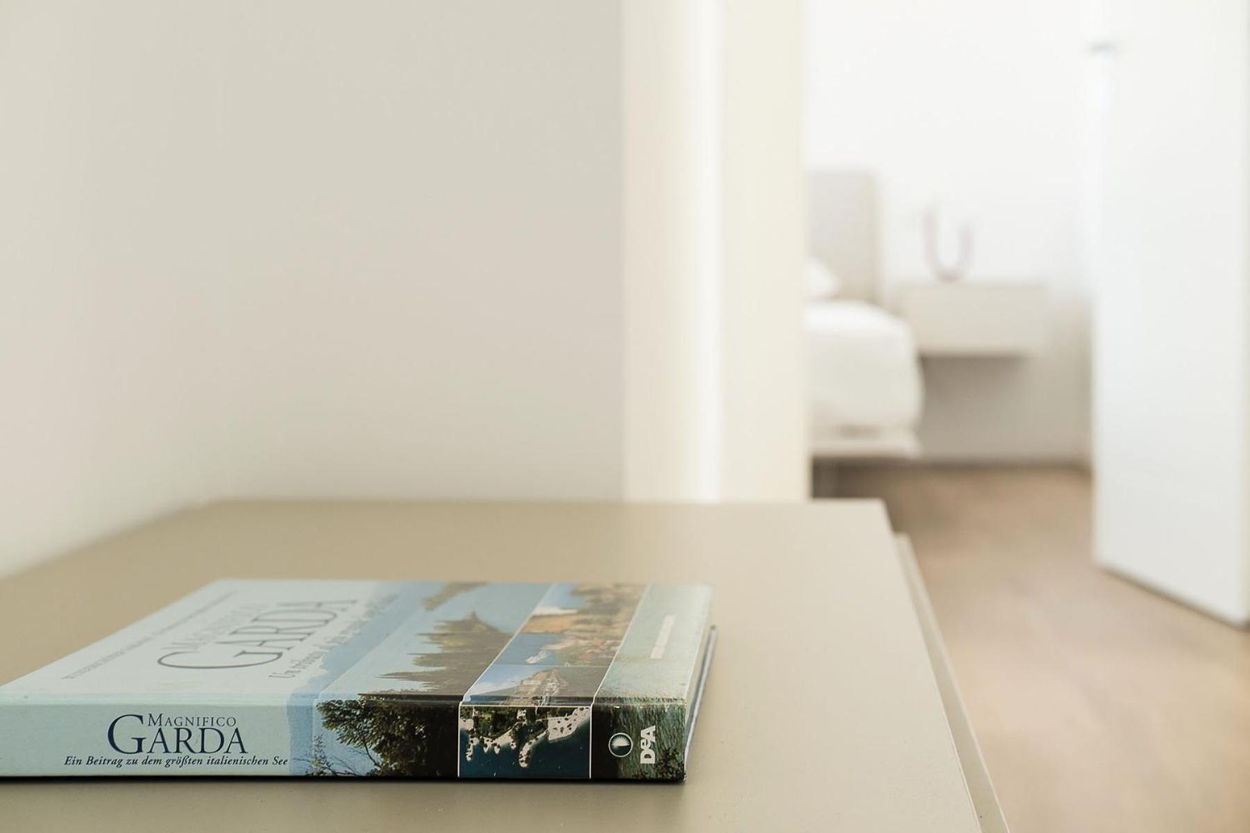 Luxury Villas Gardenia With Private Pool パデンゲ・スル・ガルダ エクステリア 写真