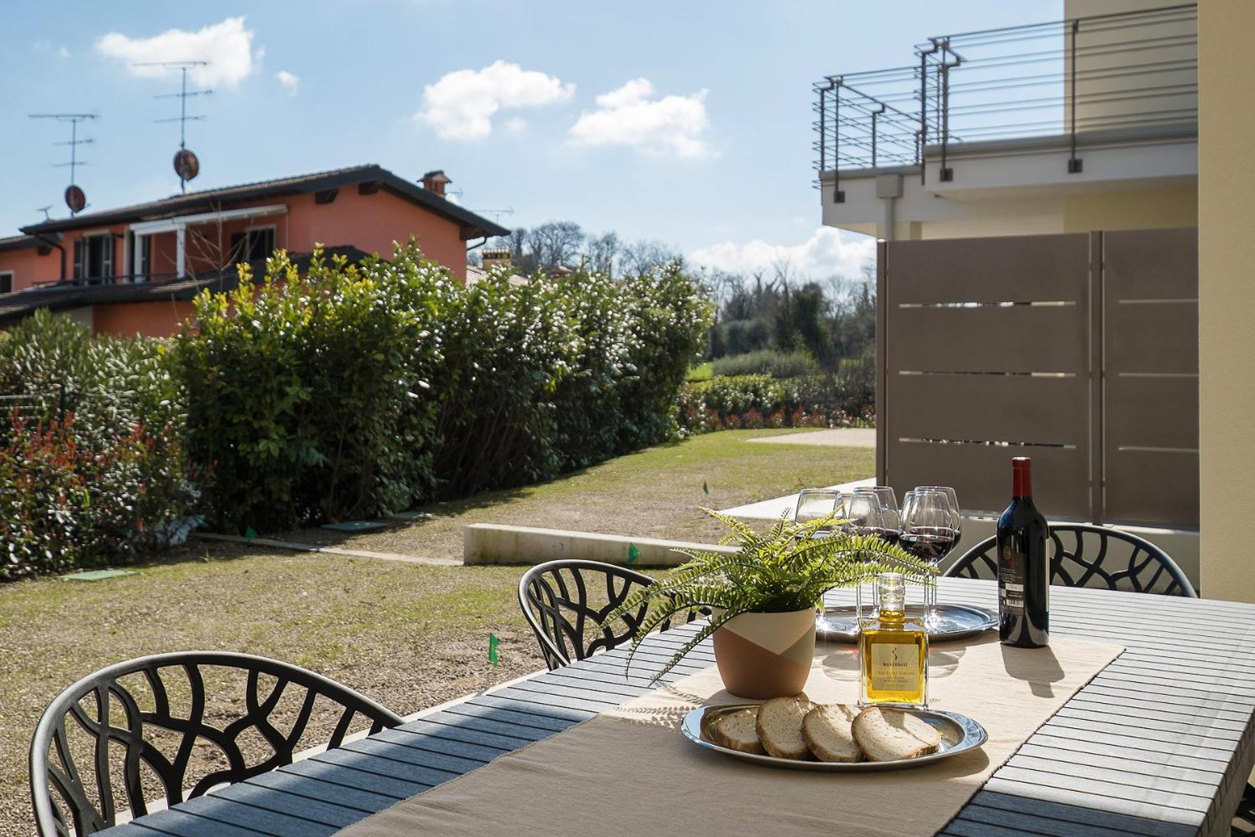 Luxury Villas Gardenia With Private Pool パデンゲ・スル・ガルダ エクステリア 写真