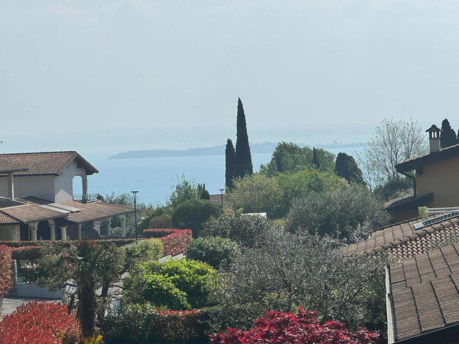Luxury Villas Gardenia With Private Pool パデンゲ・スル・ガルダ エクステリア 写真